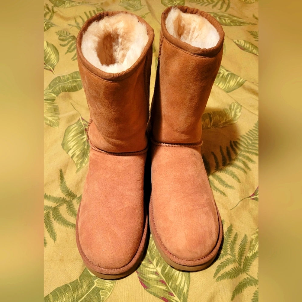 Uggs boots for women sz 11